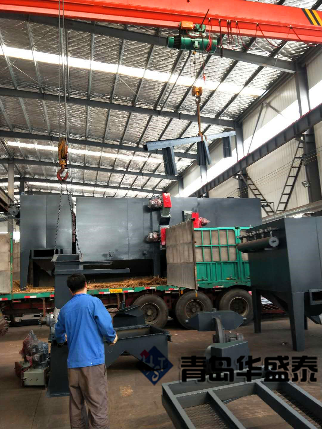 发往陕西榆林6910轨道通过式抛丸机发货现场
