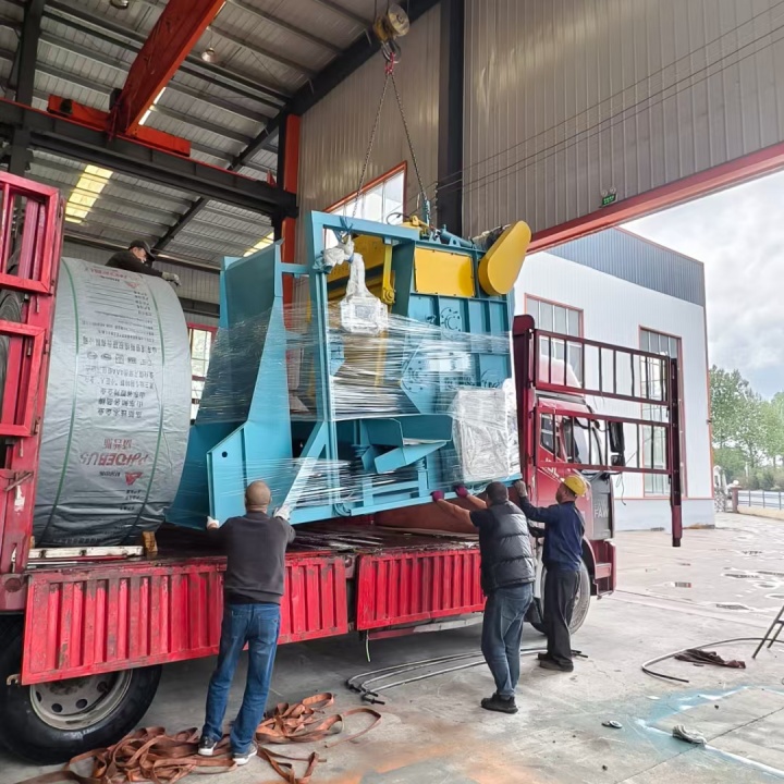 新型除锈机_除锈机器_棒材除锈机